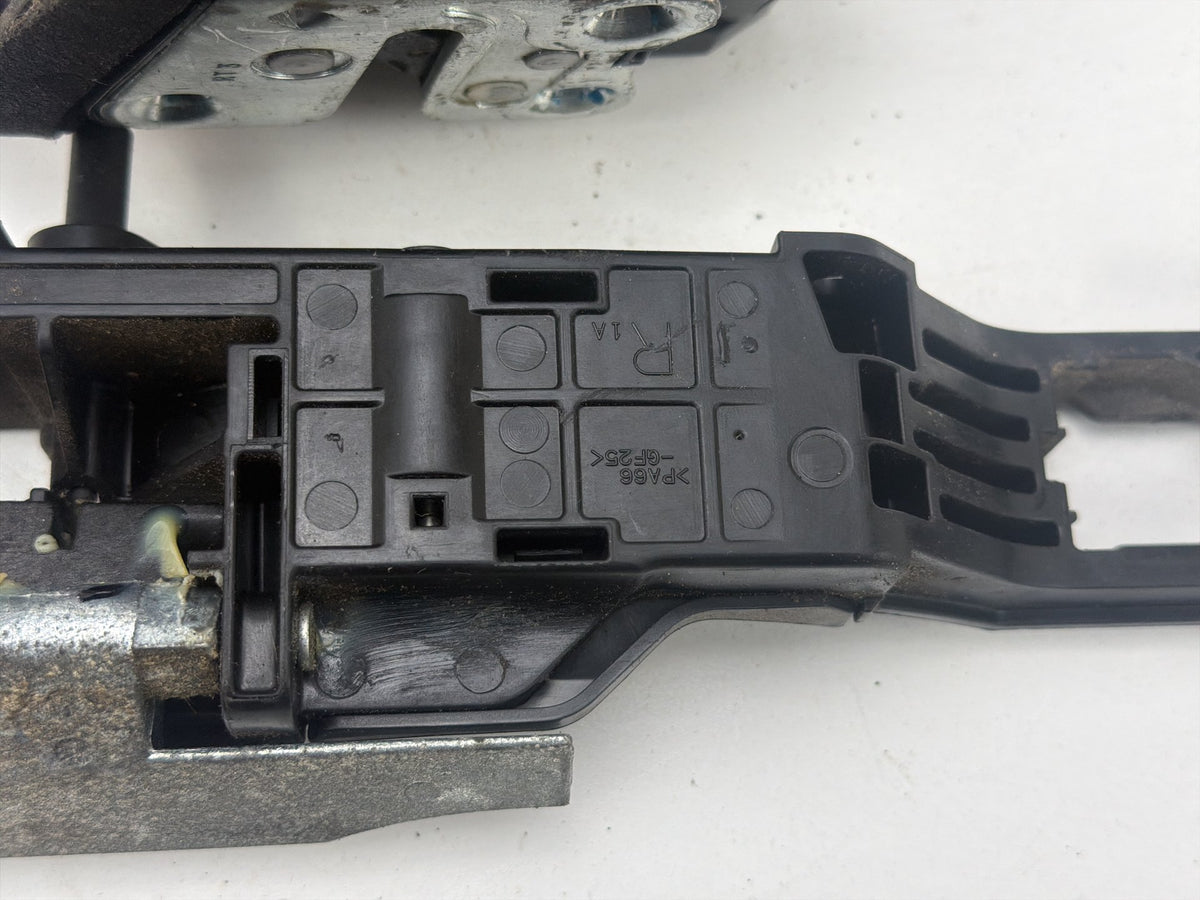 2013-2019 Nissan Sentra Front Right Side Door Lock Actuator W/Handle Bracket OEM