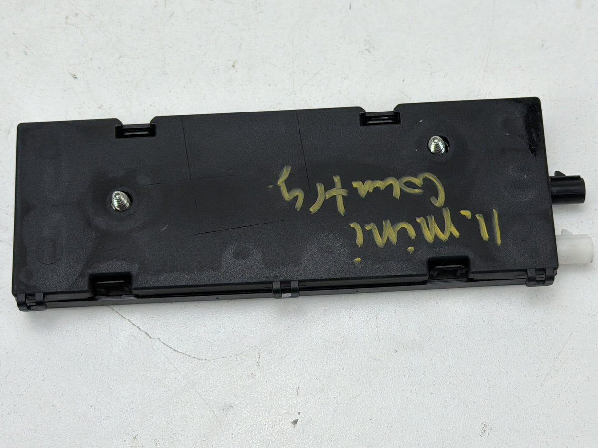 2011-2016 Mini Cooper Countryman Diversity Antenna Amplifier Module 9803853 OEM