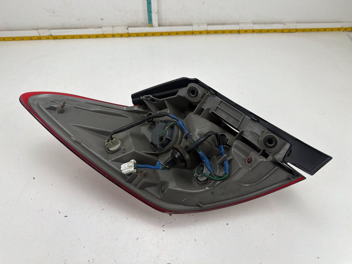 2011-2014 Nissan Murano Rear Right Passenger Side Quarter Panel Tail Light OEM