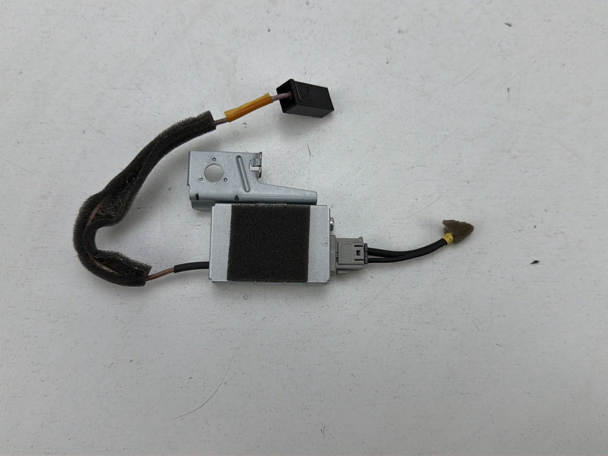 2013-2019 Nissan Sentra Radio Antenna Amplifier Module 28231-9AM0B OEM