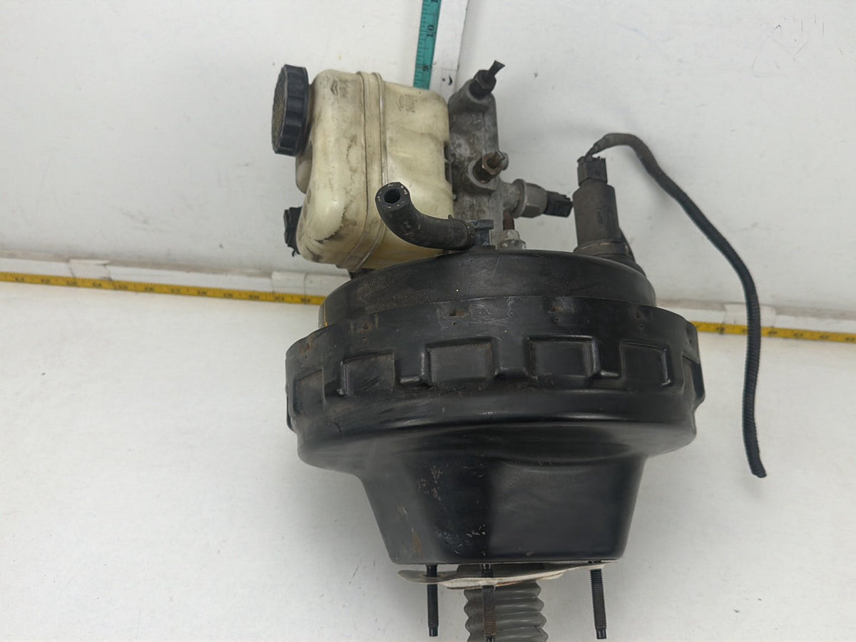 2003-2006 Lincoln Navigator Master Cylinder Power Brake Booster OEM