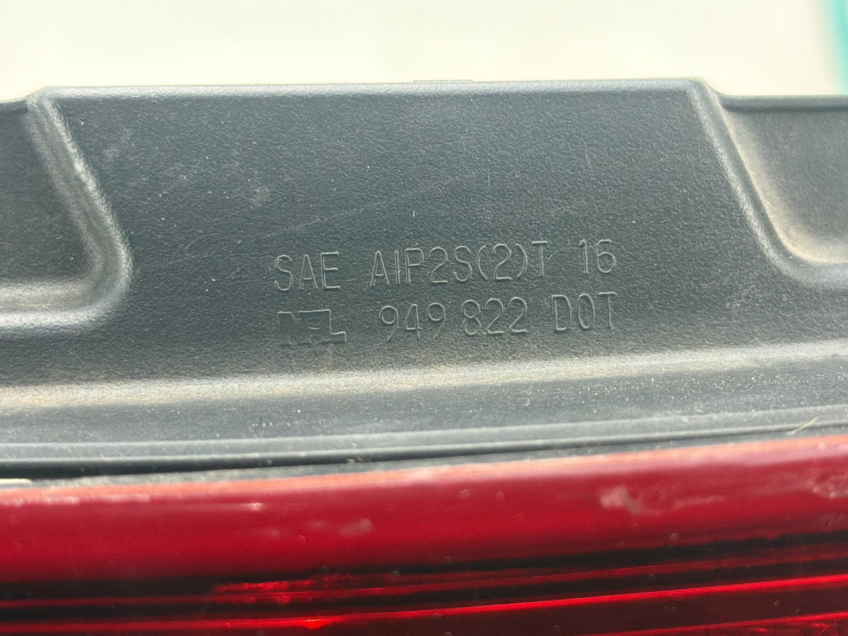 2016-2018 Nissan Altima Rear Right Outer Quarter Panel Tail Light 265559HS0A OEM