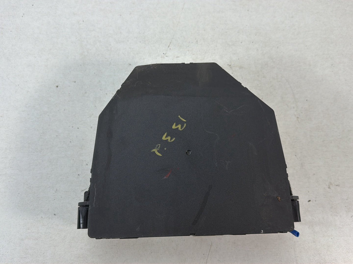 2010-2016 Mercedes-Benz E-Class Front Sam Module Fuse Relay Box A2129007104 OEM