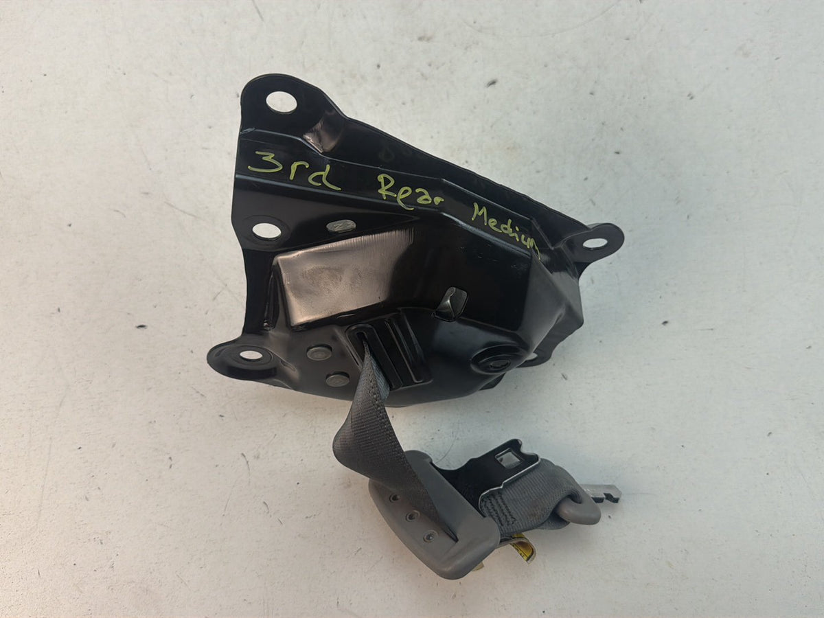 2015-2017 Toyota Sienna L30 - Rear Right 3rd Row Seat Belt Retractor C085407 OEM