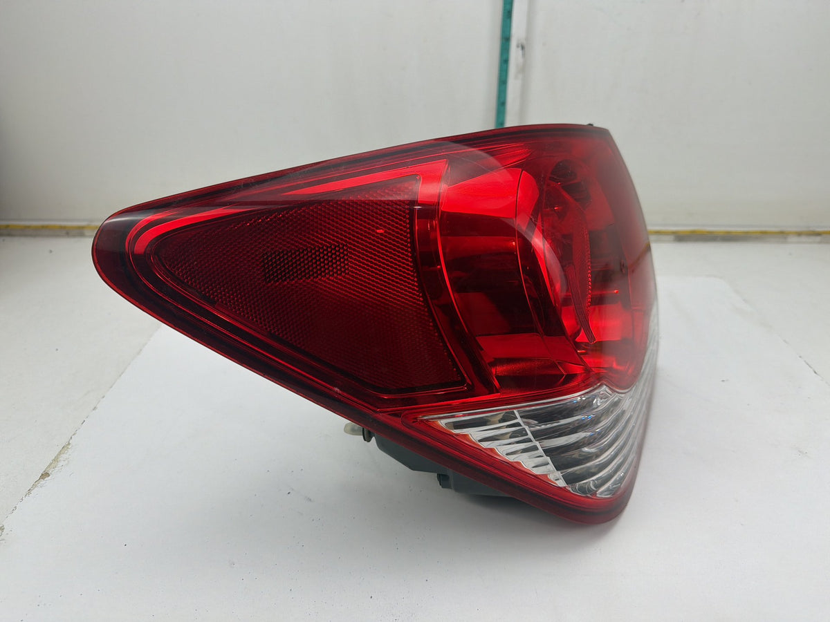 2011-2016 Chevrolet Cruze Rear Left Side Outer Quarter Panel Tail Light Lamp OEM