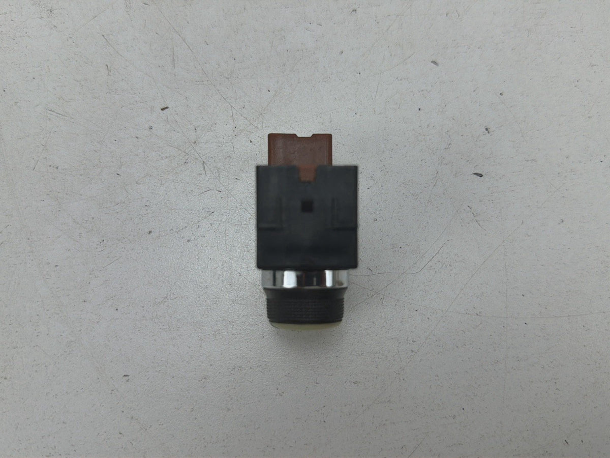 2008-2013 Infiniti G37 Front Right Passenger Side Heated Seat Control Switch OEM