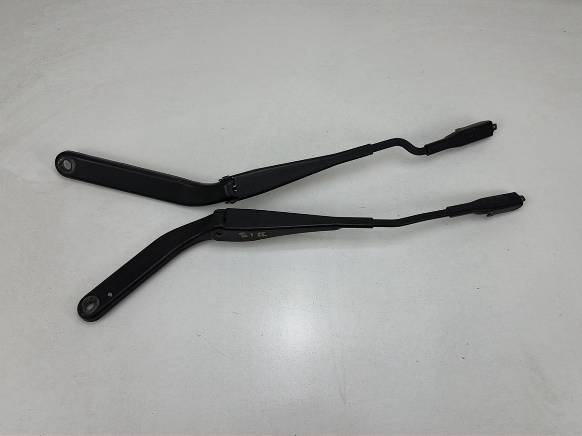 2011-2016 Mini Countryman Cooper S R60 Front Wiper Arm Pair 9806440, 9806441 OEM