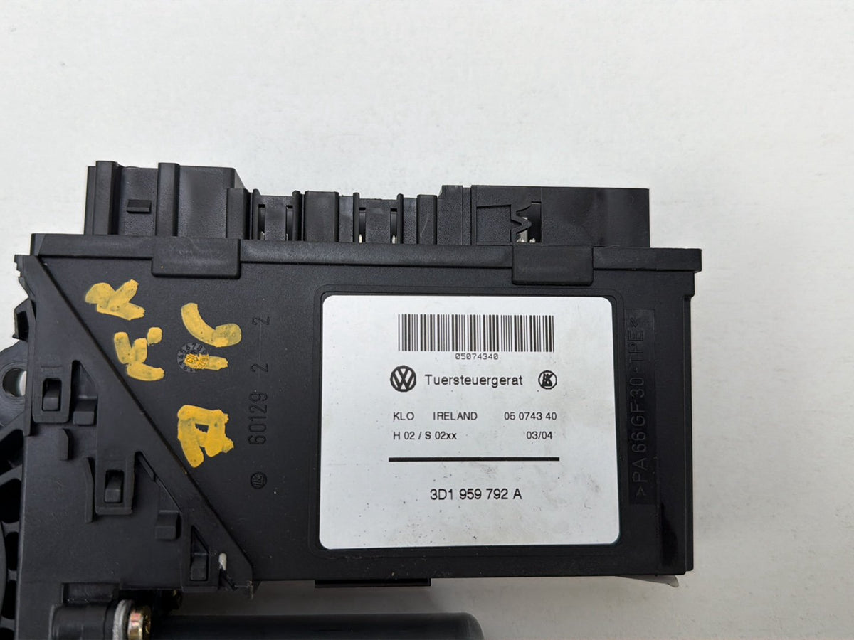 2003-2006 Porsche Cayenne Front Right Door Window Regulator Motor 7L0959702 OEM