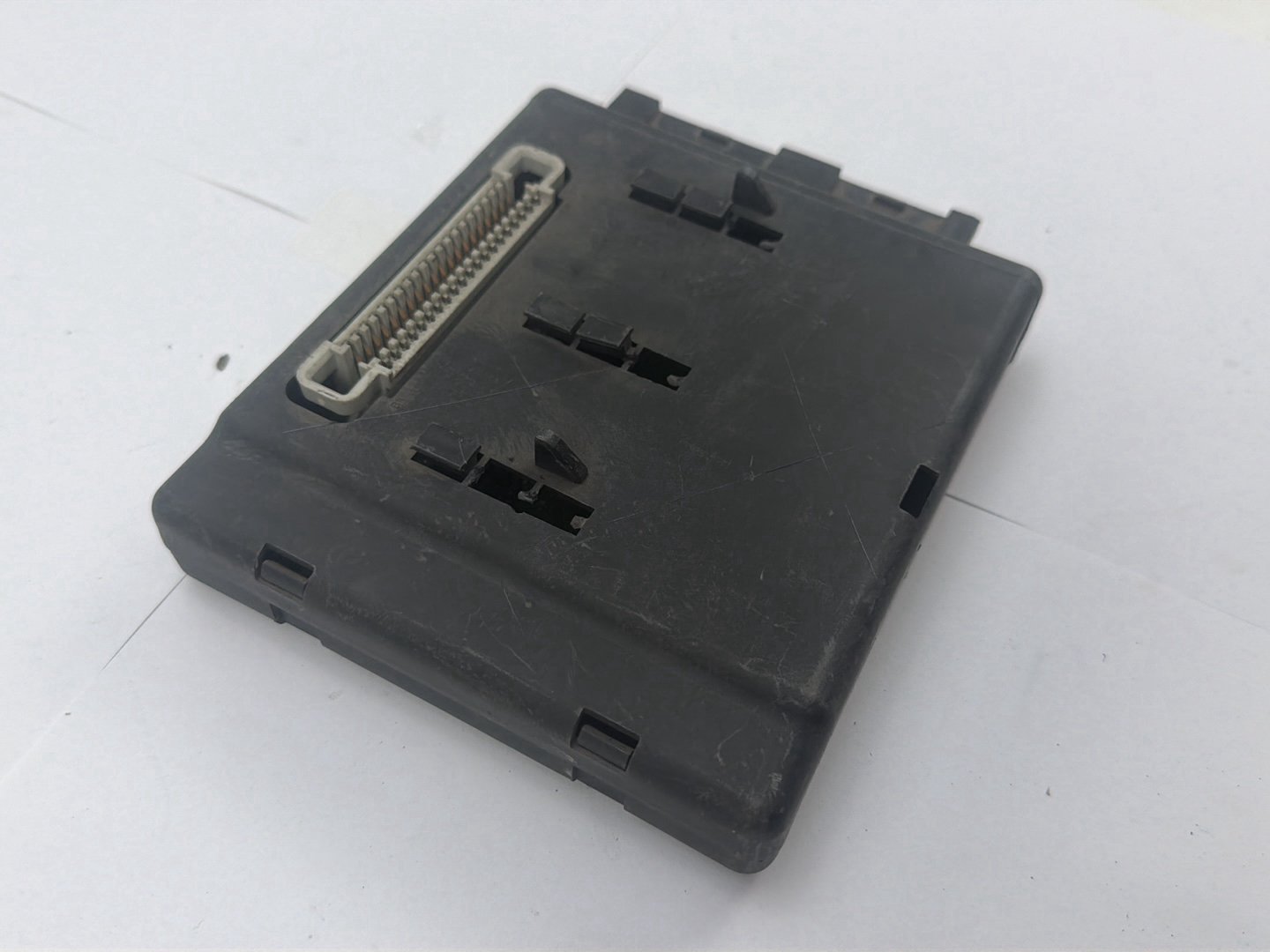 2002-2005 GMC Envoy Body Control Module BCM 15065293 OEM