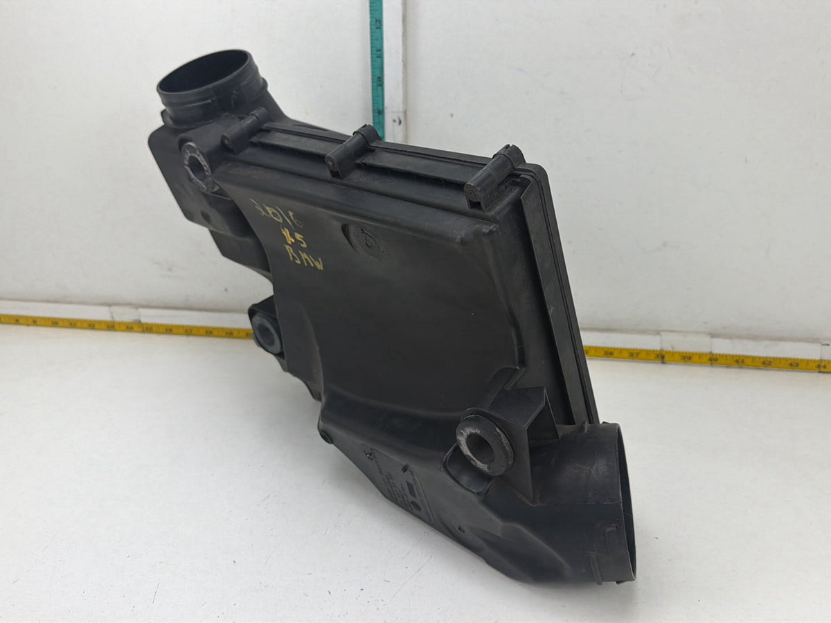 2014-2018 BMW X5 Engine Air Intake Cleaner Filter Housing Box 7583713 OEM