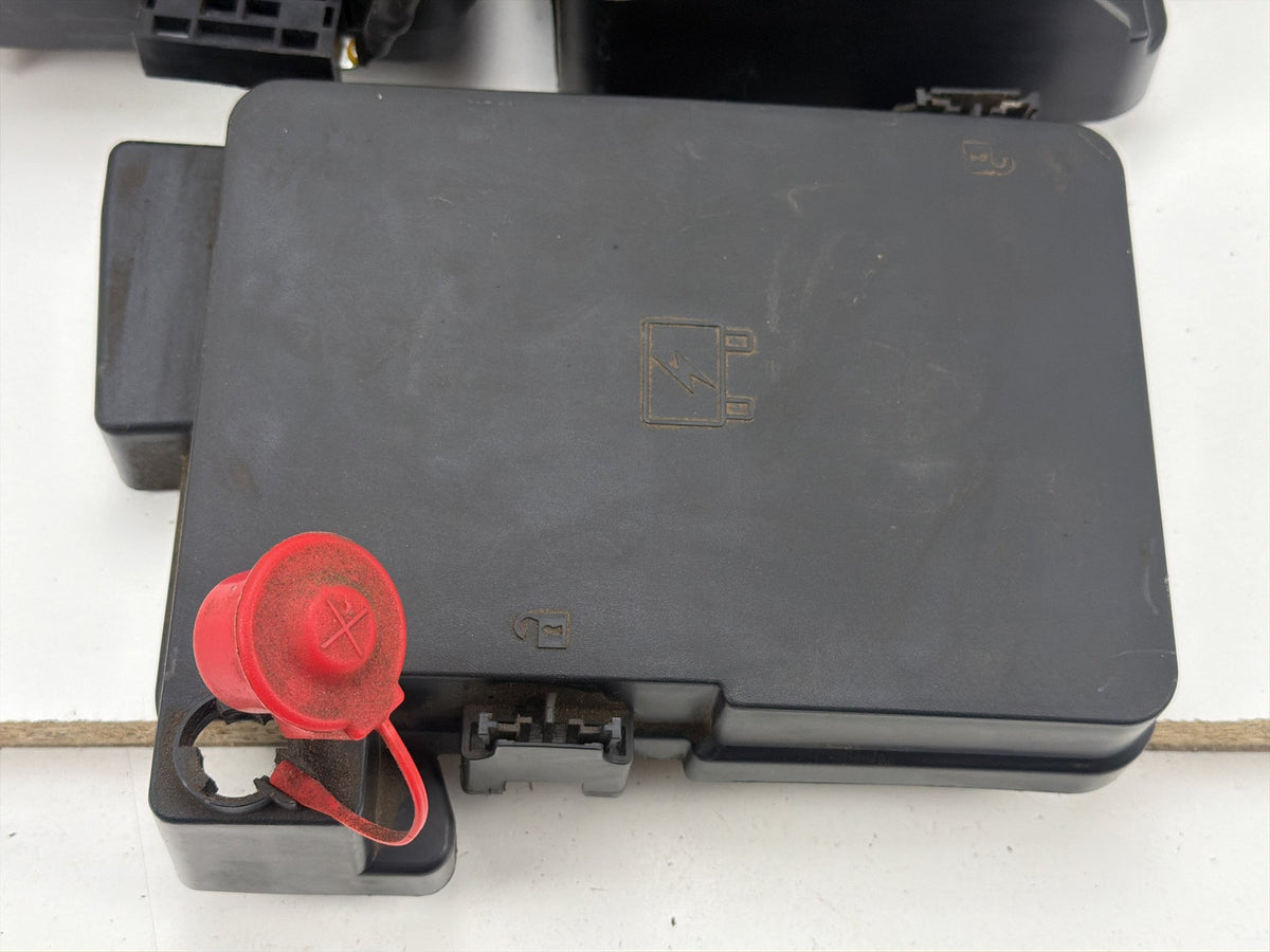 2013-2016 Chevrolet Equinox Fusebox Fuse Box Relay Module 23404556 OEM