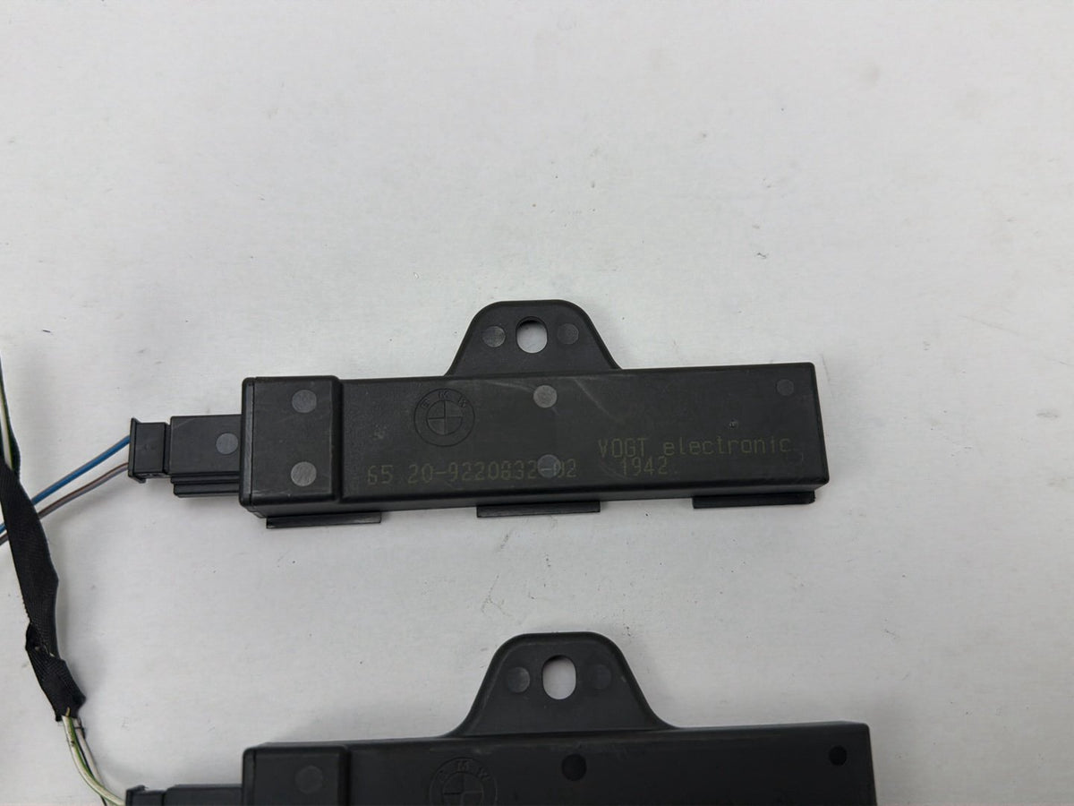 2011-2016 BMW 550i F10 Access Interior Keyless Entry Antenna 65.20-922083202 OEM
