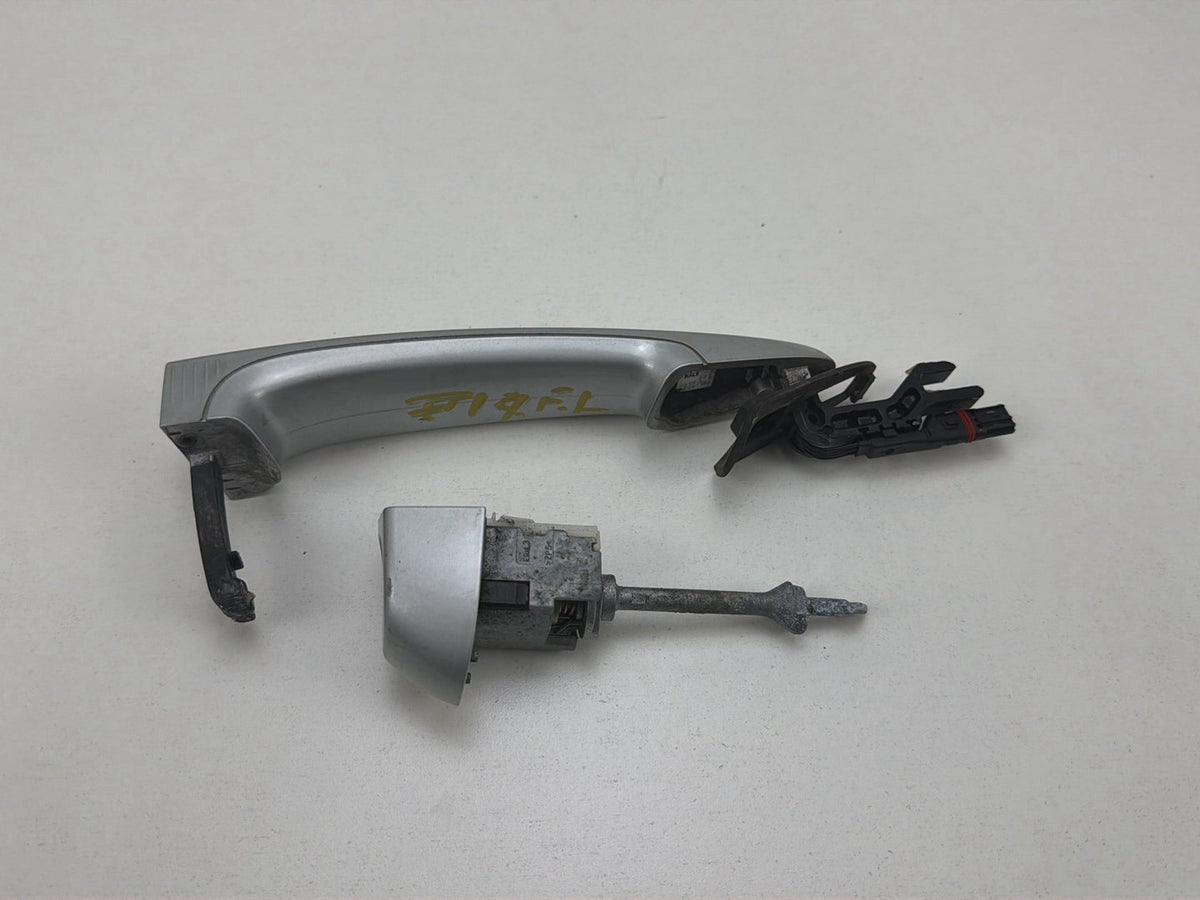 2013-2014 BMW X1 E84- Left Front Door Exterior Handle OEM