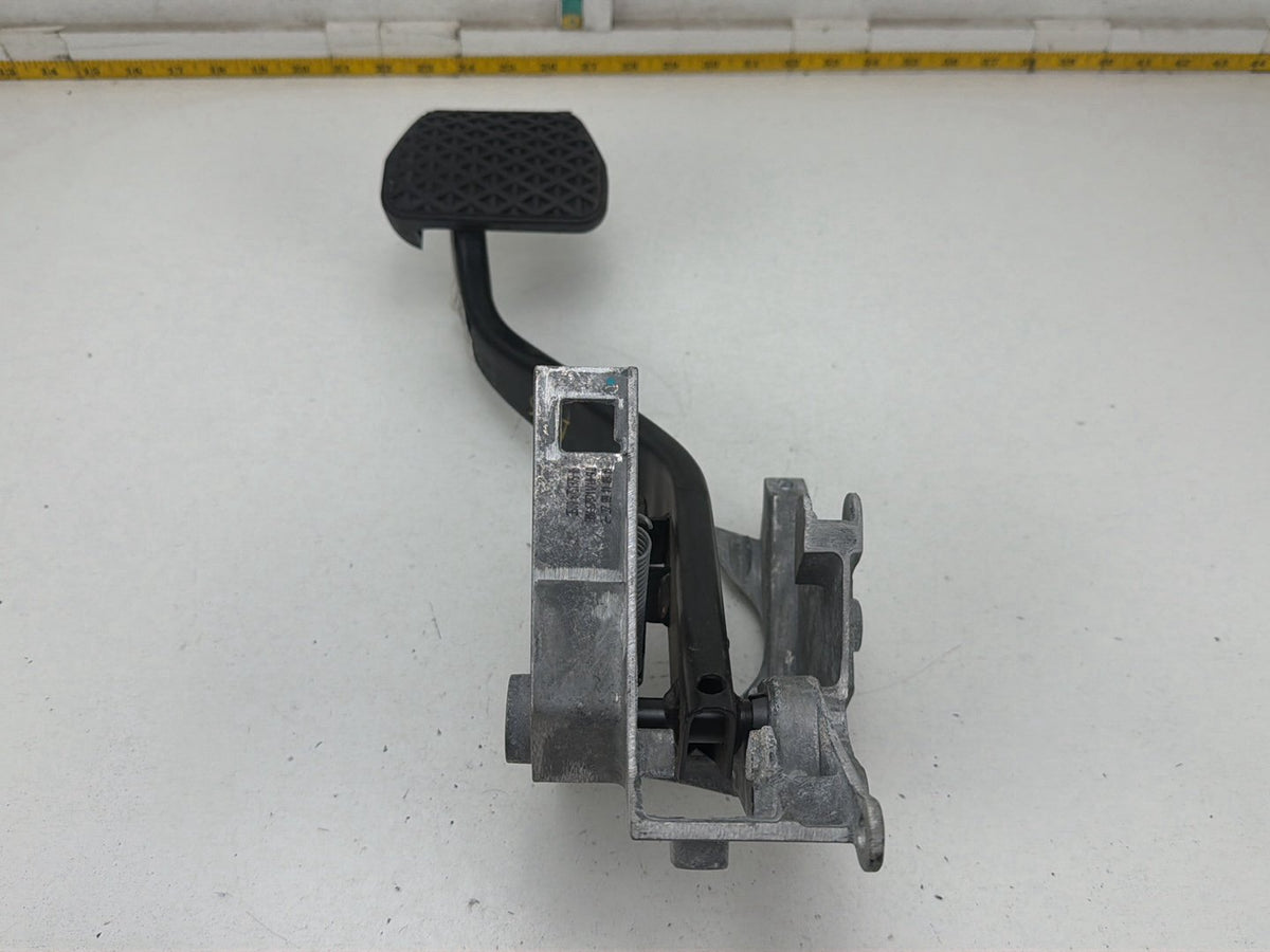 2009-2013 BMW 328i xDrive E90 Foot Brake Pedal Assembly 35006751975 OEM