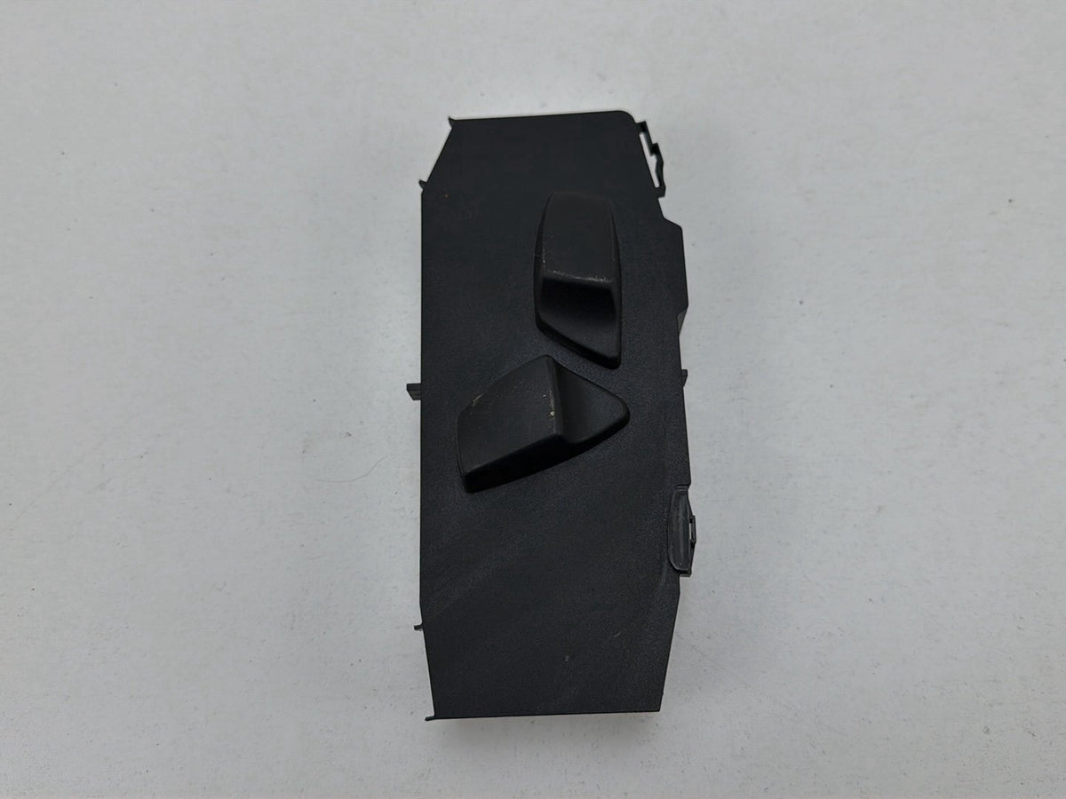 2014 BMW X1 E84 SUV Seat Belt Control Module 9265262-01 OEM