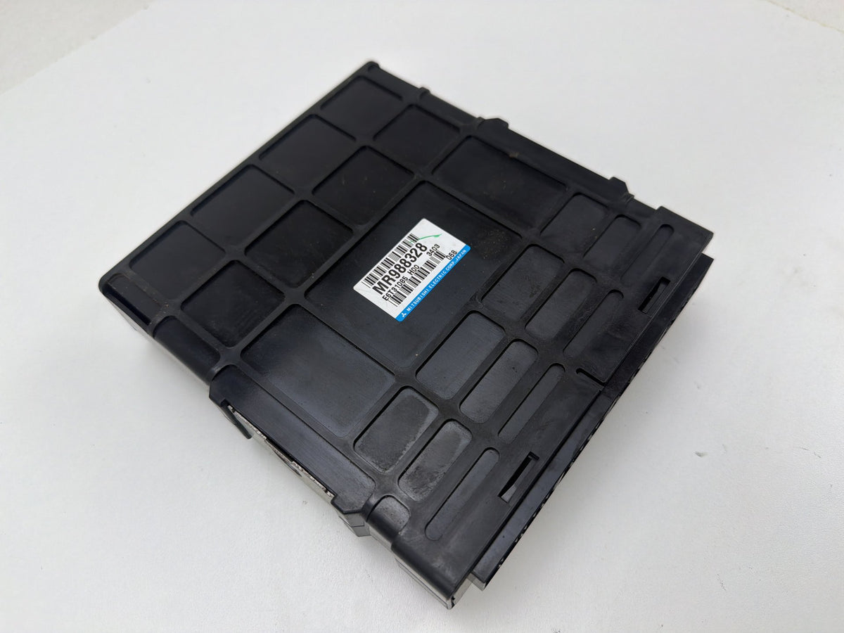 2003 Mitsubishi Lancer Engine Computer Control Module Unit ECU MR988328 OEM