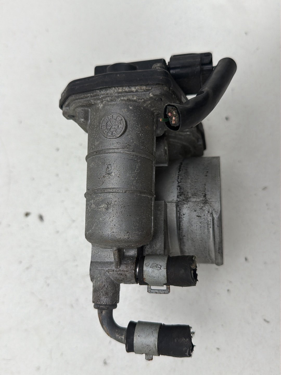 2014-2019 Infiniti Q50 V37 - Right Engine Throttle Body Valve Control Unit OEM