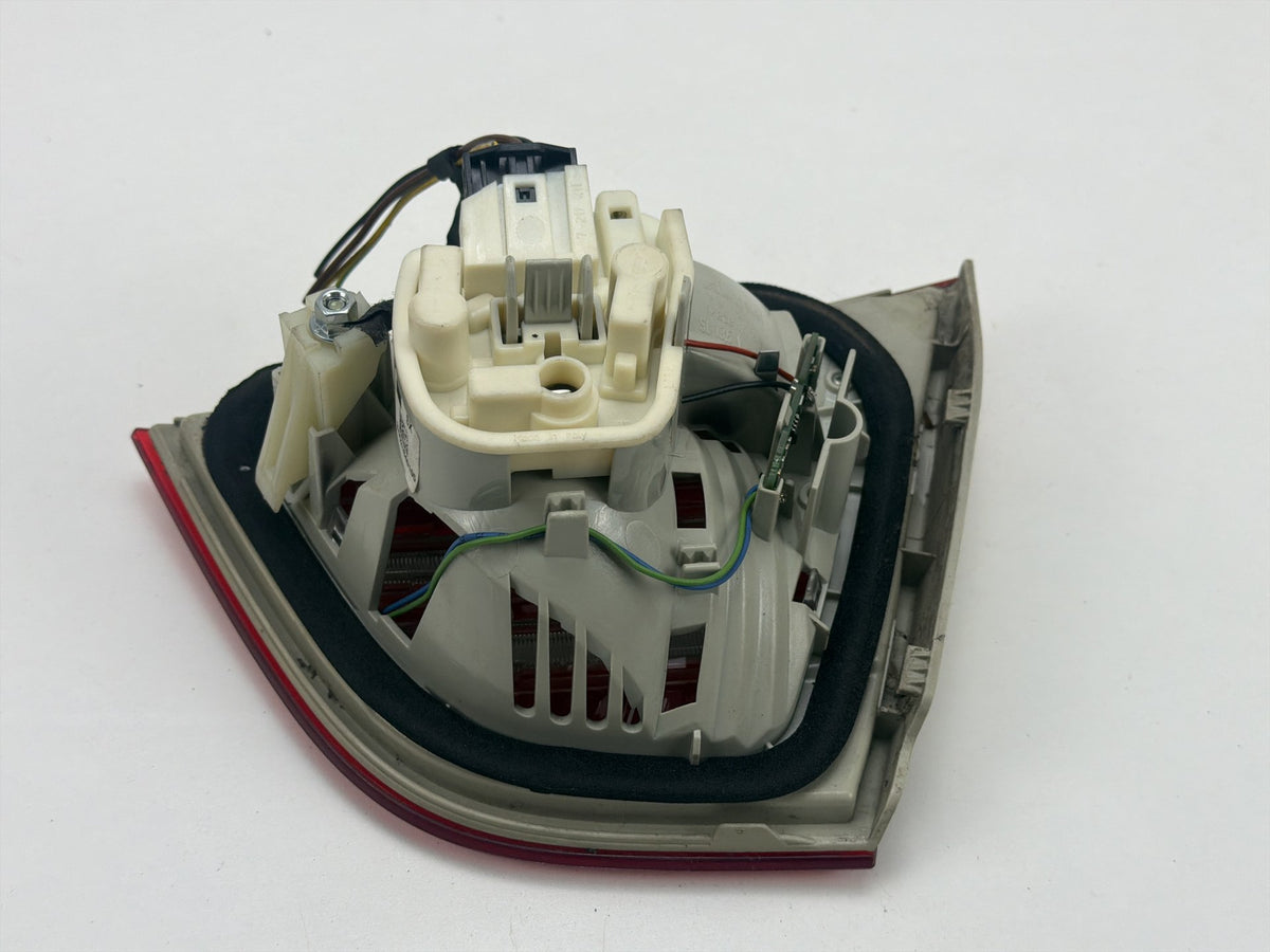 2009-2011 BMW 335i xDrive Rear Left Driver Side Inner Tail Light 7289427 OEM