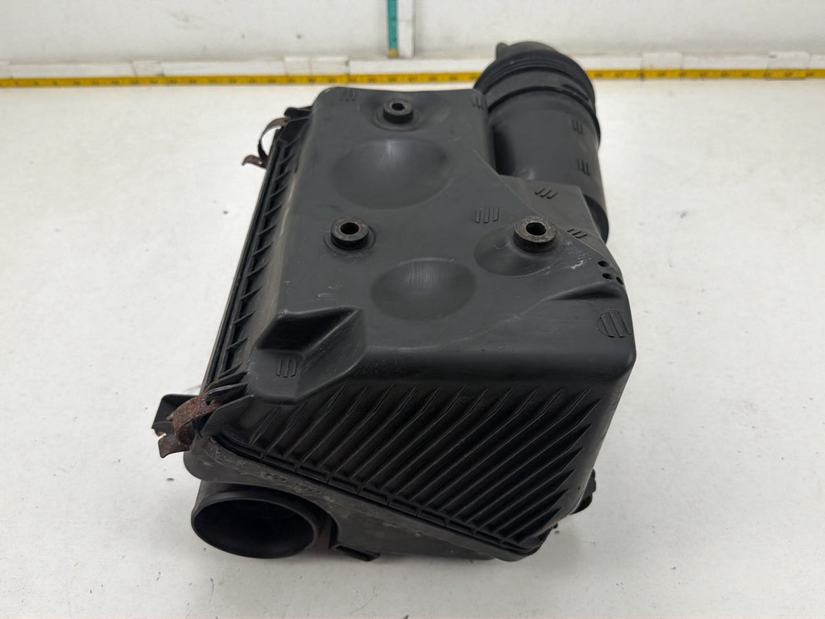 2003-2005 Toyota 4Runner 4.7L Air Intake Cleaner Filter Box Housing Assembly OEM
