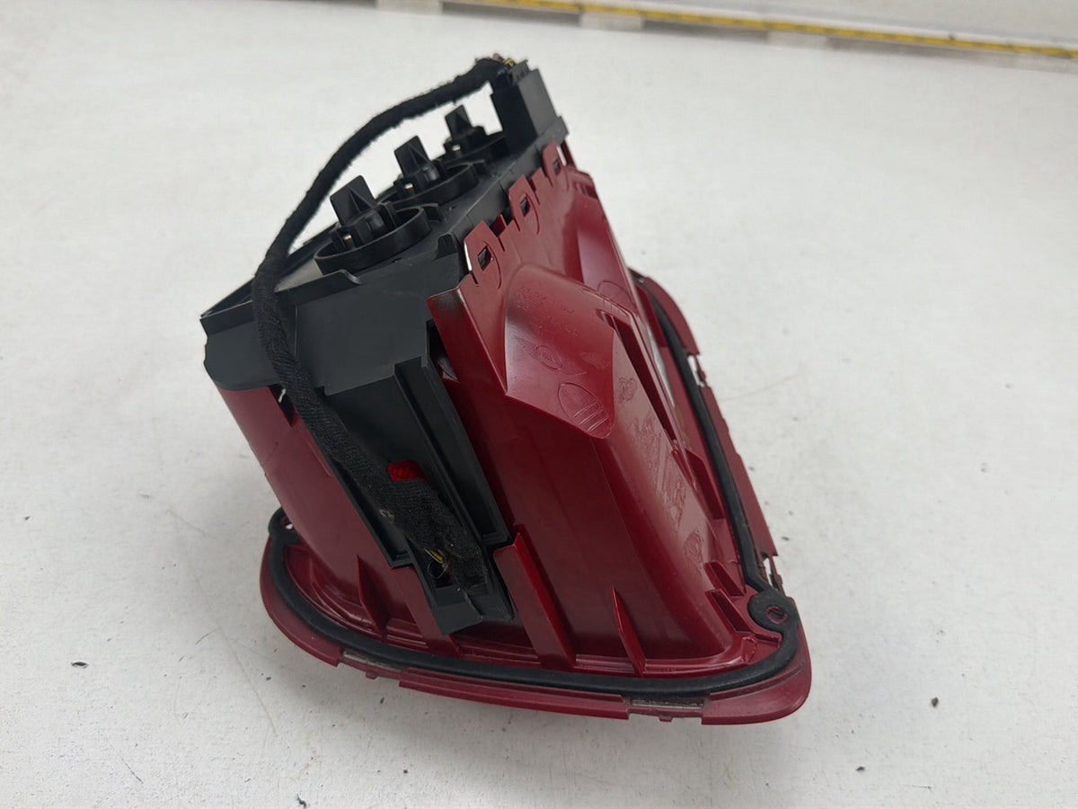 2007-2011 Mini Cooper S R56 Rear Right Passenger Side Tail Light 7255914-04 OEM