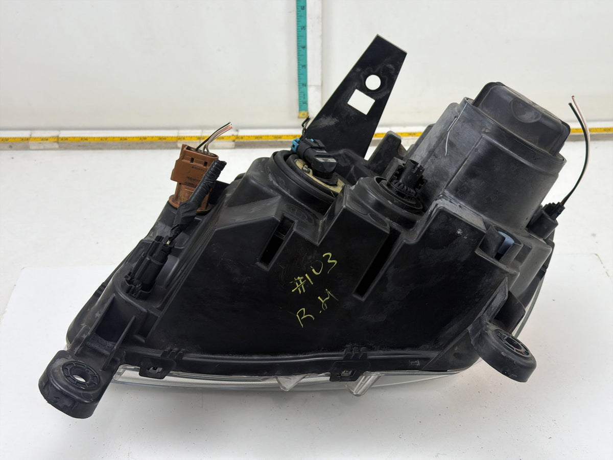 2014-2021 Jeep Grand Cherokee Front Right Passenger Side Headlight M167509 OEM