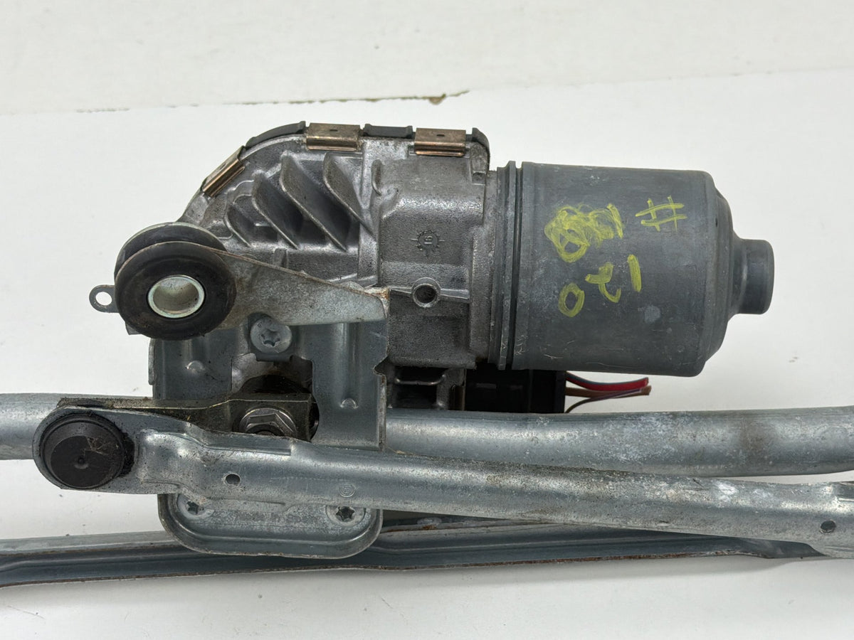 2009-2017 Audi Q5 Front Windshield Wiper Transmission Linkage w/ Motor OEM
