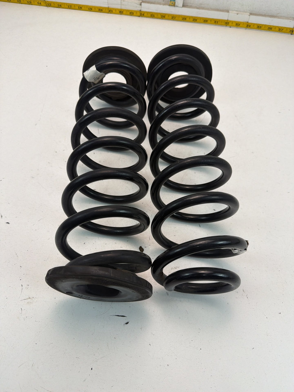 2015-2020 Audi A3 8V Rear Right & Left Suspension Coil Spring Pair 5Q0511115 OEM