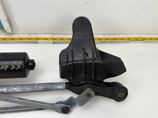 2014-2016 BMW 228i F22 Windshield Wiper Transmission Linkage W/Motor 7 267 503 OEM