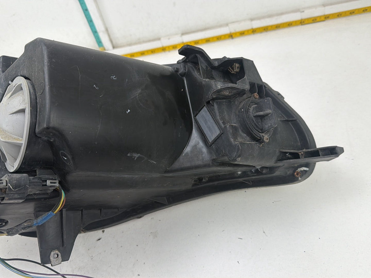 2010-2013 Buick LaCrosse - Front Left Driver Side Headlight 20850553 Assembly