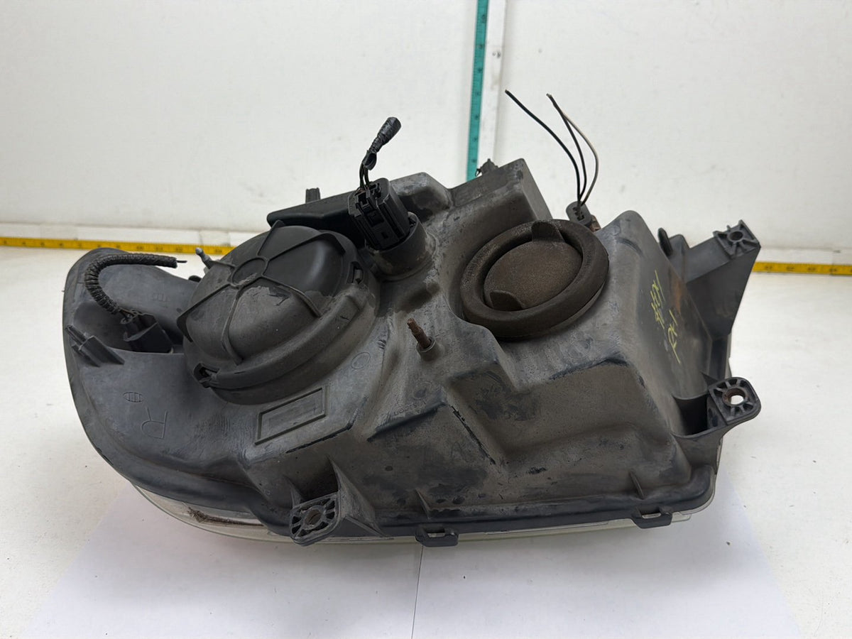2003-2006 Lincoln Navigator Front Right Passenger Side Halogen Headlight OEM