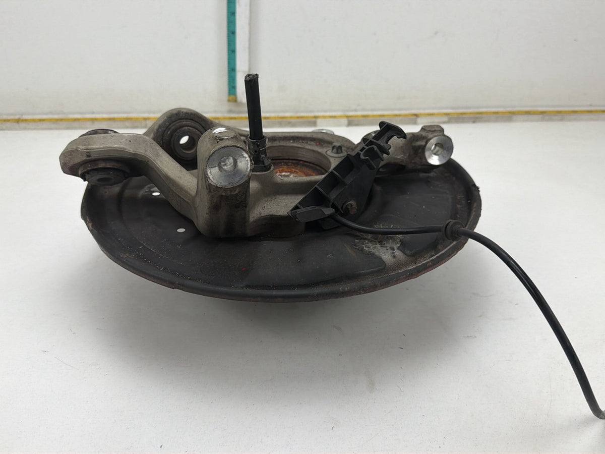 2006-2011 Mercedes-Benz E350 Rear Left Spindle Knuckle Wheel Hub OEM