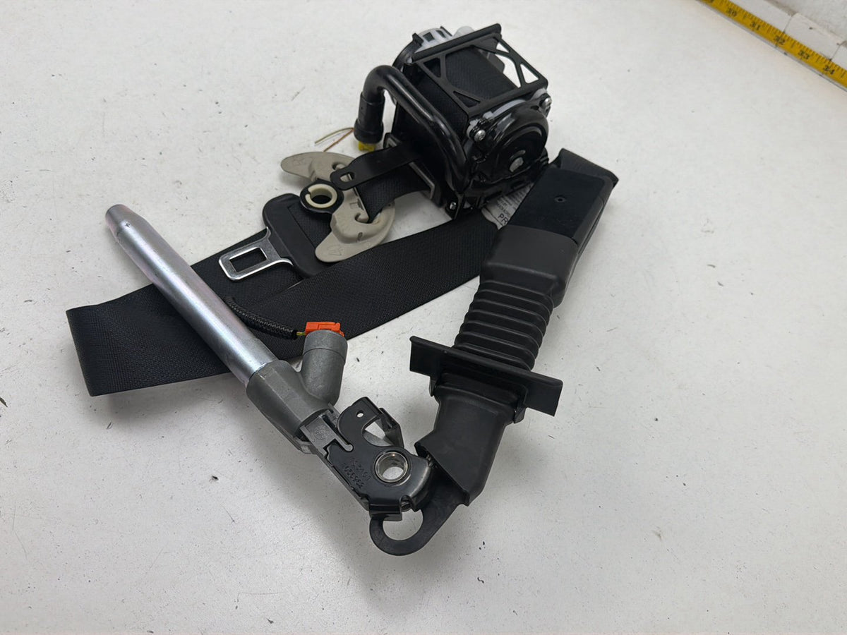 2014-2021 Infiniti Q50 Front Right Passenger Side Seat Belt Retractor Assembly OEM