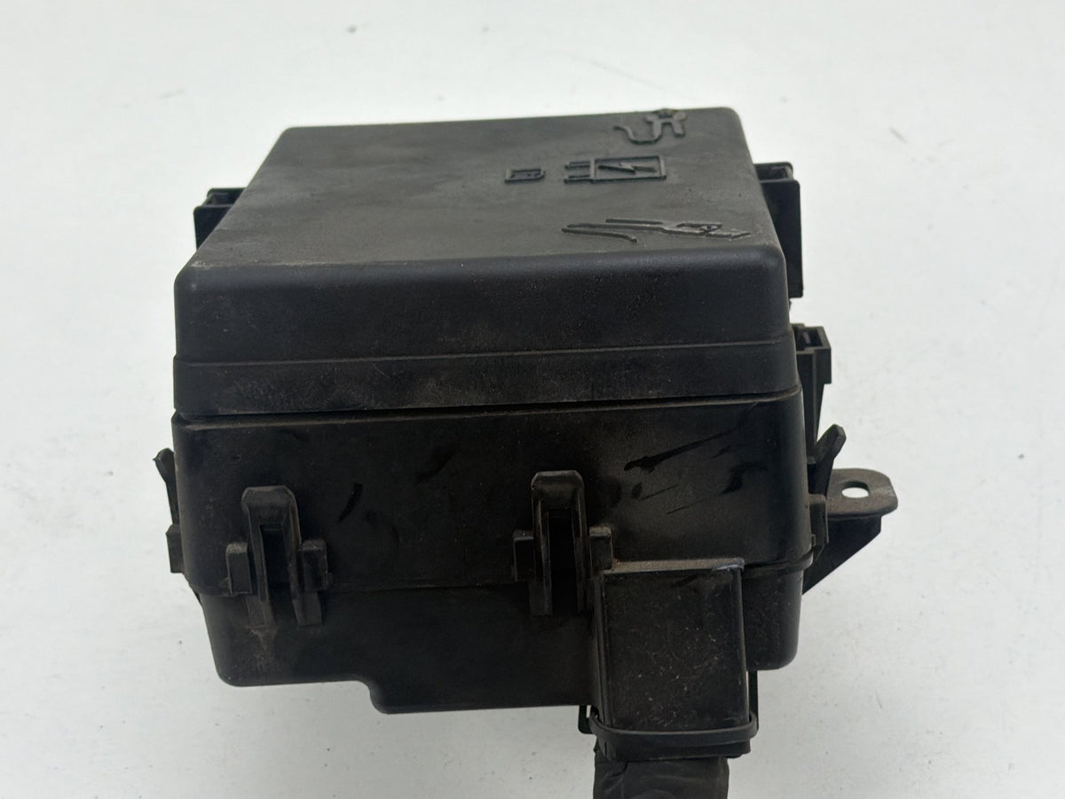 2014-2020 Maserati Ghibli III M157 Engine Bay Fuse Relay Box 670008649 OEM