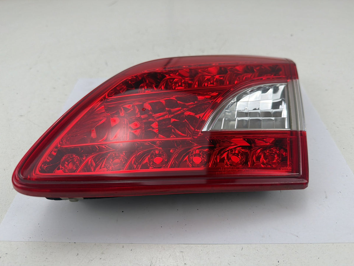 2013-2015 Nissan Sentra Right Side Inner Trunk Lid Tail Light 265503SH5A OEM