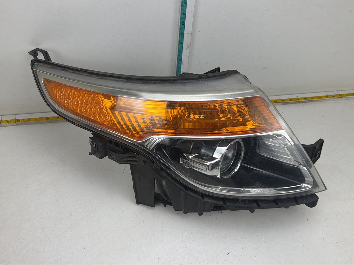2011-2015 Ford Explorer Front Right Passenger Side Halogen Projector Headlight Lamp OEM