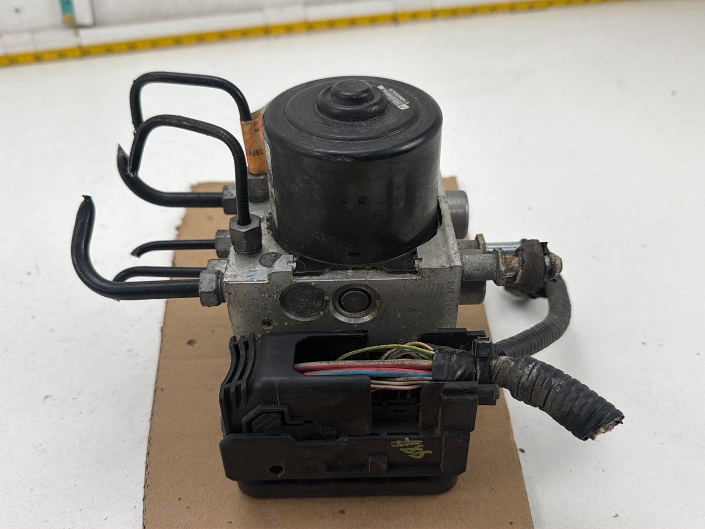 2013-2014 Ford Explorer ABS Anti Lock Brake Pump Module DB53-2C219-DD OEM