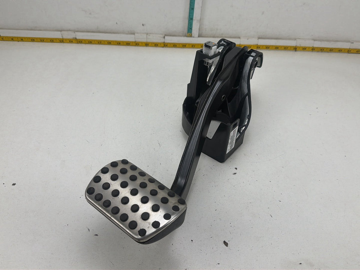 2008-2014 Mercedes-Benz C250 Stop Brake Pedal Assembly A2042902101 OEM