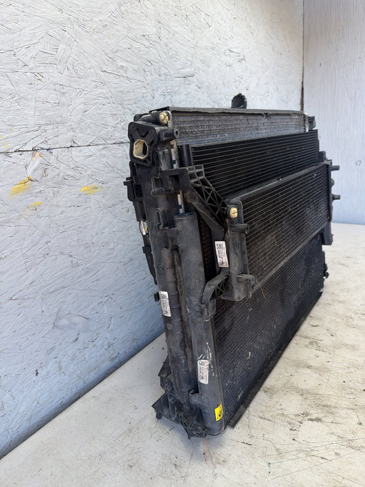 2014-2016 Maserati Quattroporte 3.0L M156 Radiator Condenser & Cooling Fan OEM