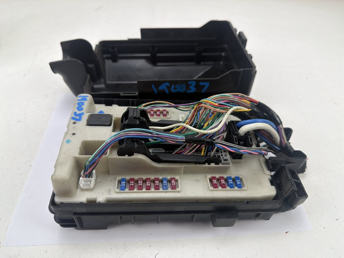 2010-2013 Infiniti G25 Fuse Box Relay Module 7154-9230-30 OEM