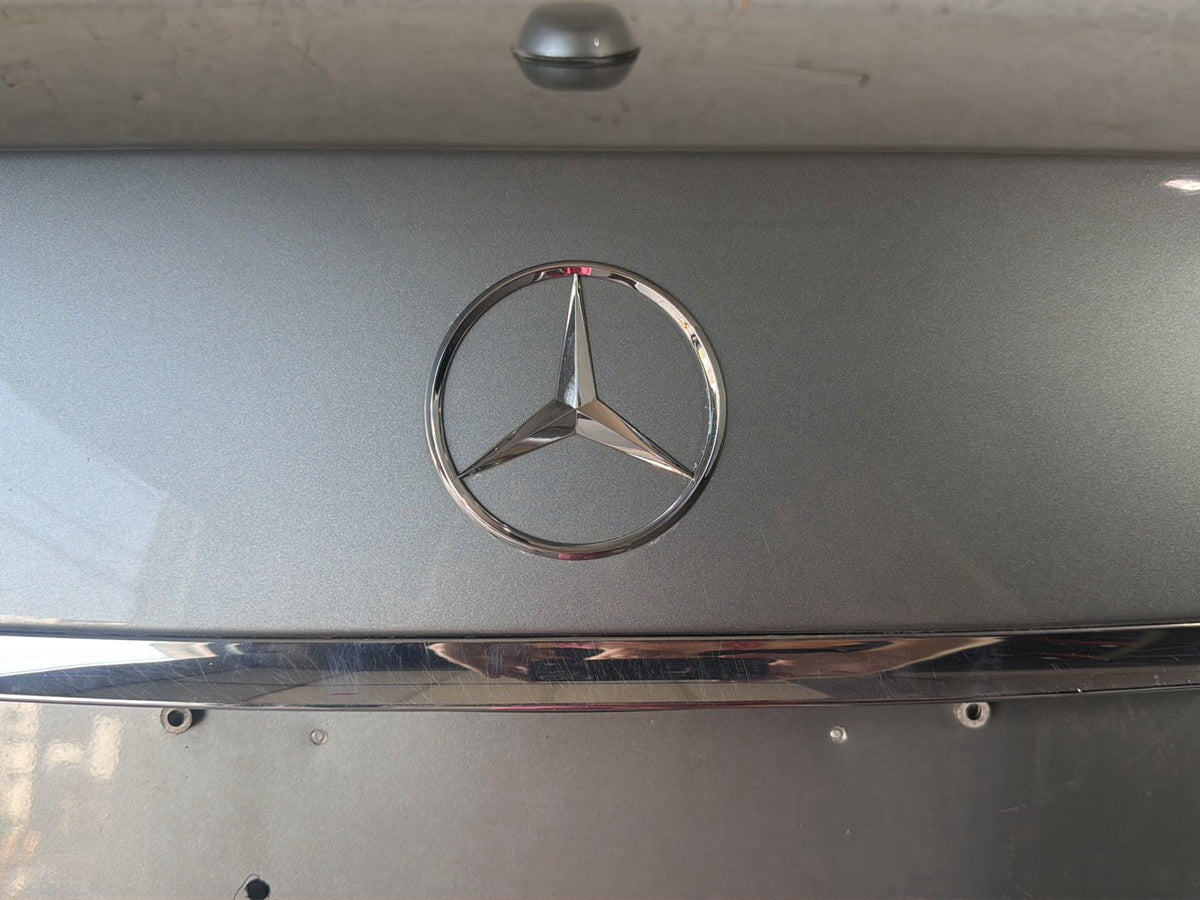 2007-2013 Mercedes-Benz S500 S-Class W221 Rear Trunk Lid w/ Emblem Badge OEM
