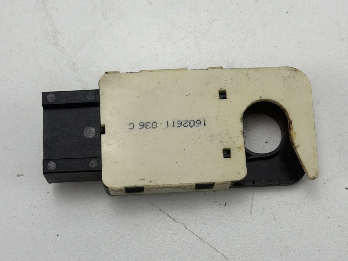2007-2014 GMC DENALI GMT900 Brake Light Switch Stop Lamp OEM
