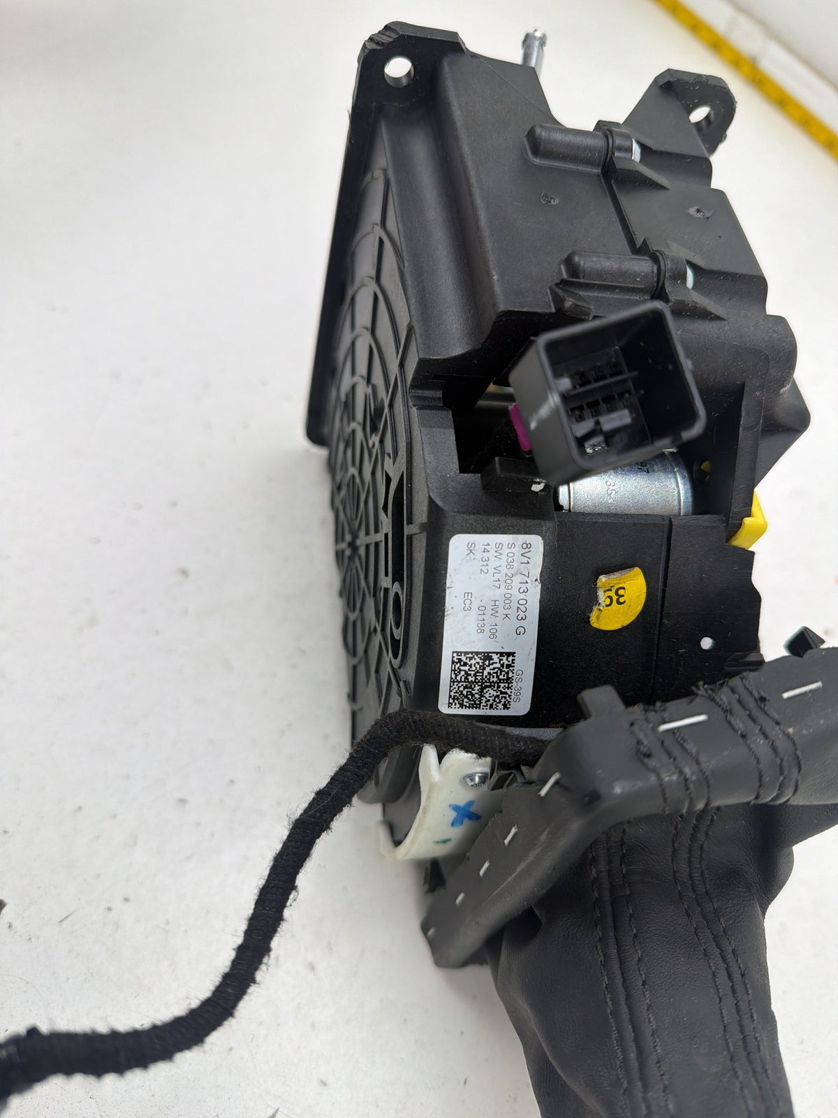 2015-2020 Audi A3 Automatic Transmission Floor Gear Shifter Lever Assembly OEM
