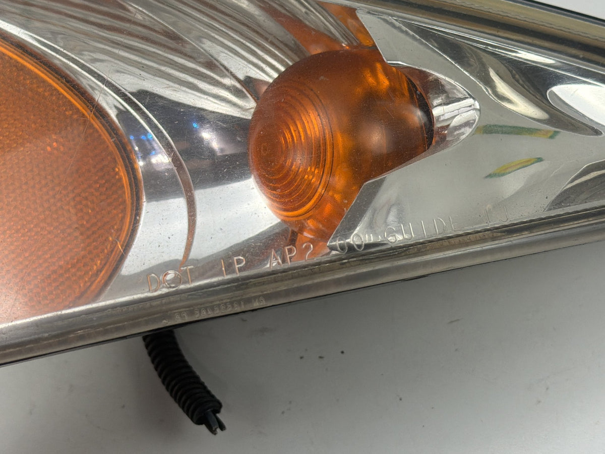 2000-2002 Chevrolet Cavalier Front Left Driver Side Corner Parking Light OEM