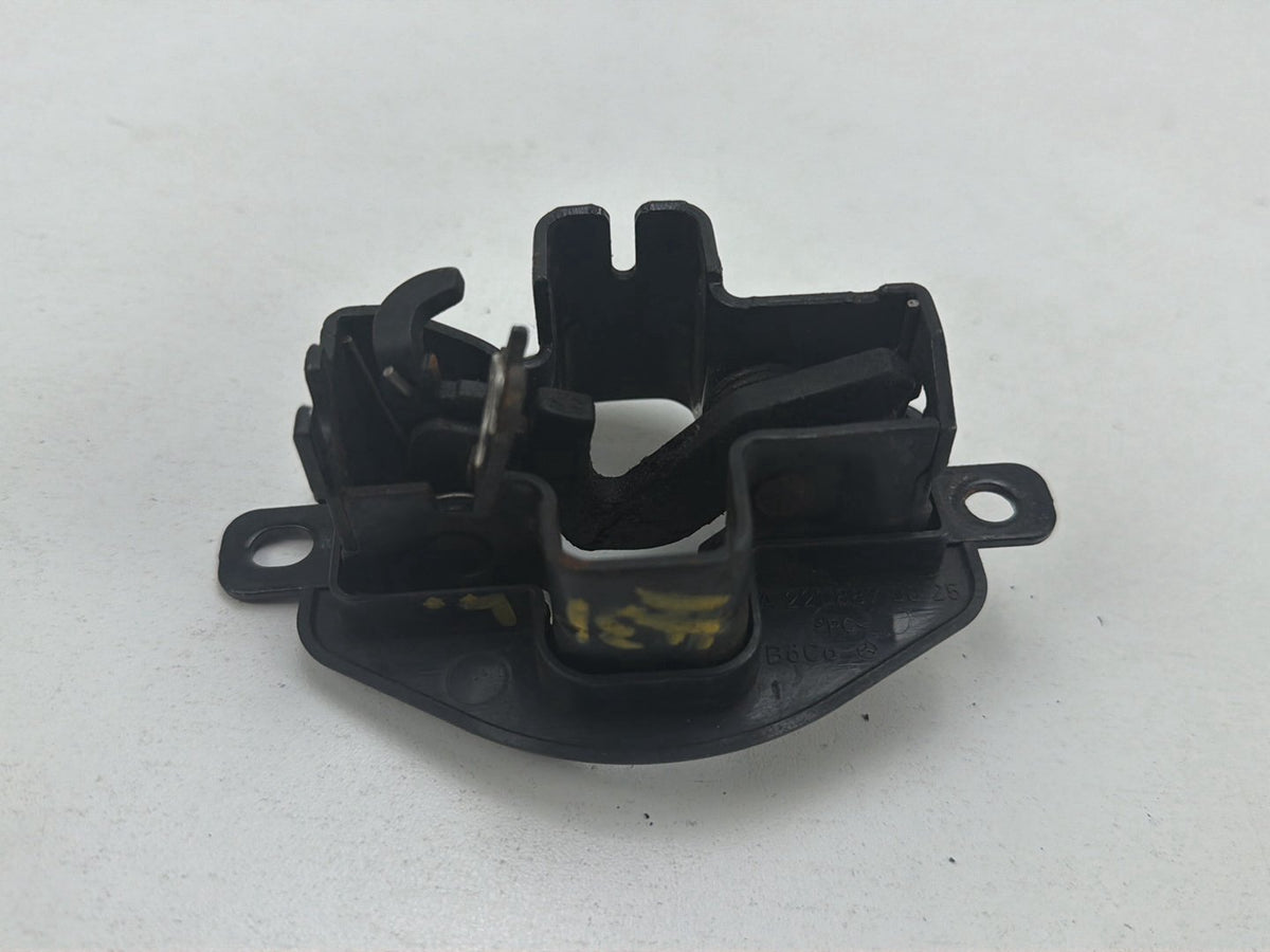 2007-2013 Mercedes-Benz S-Class 550 W221 Hood Latch Lock A2218870025 OEM