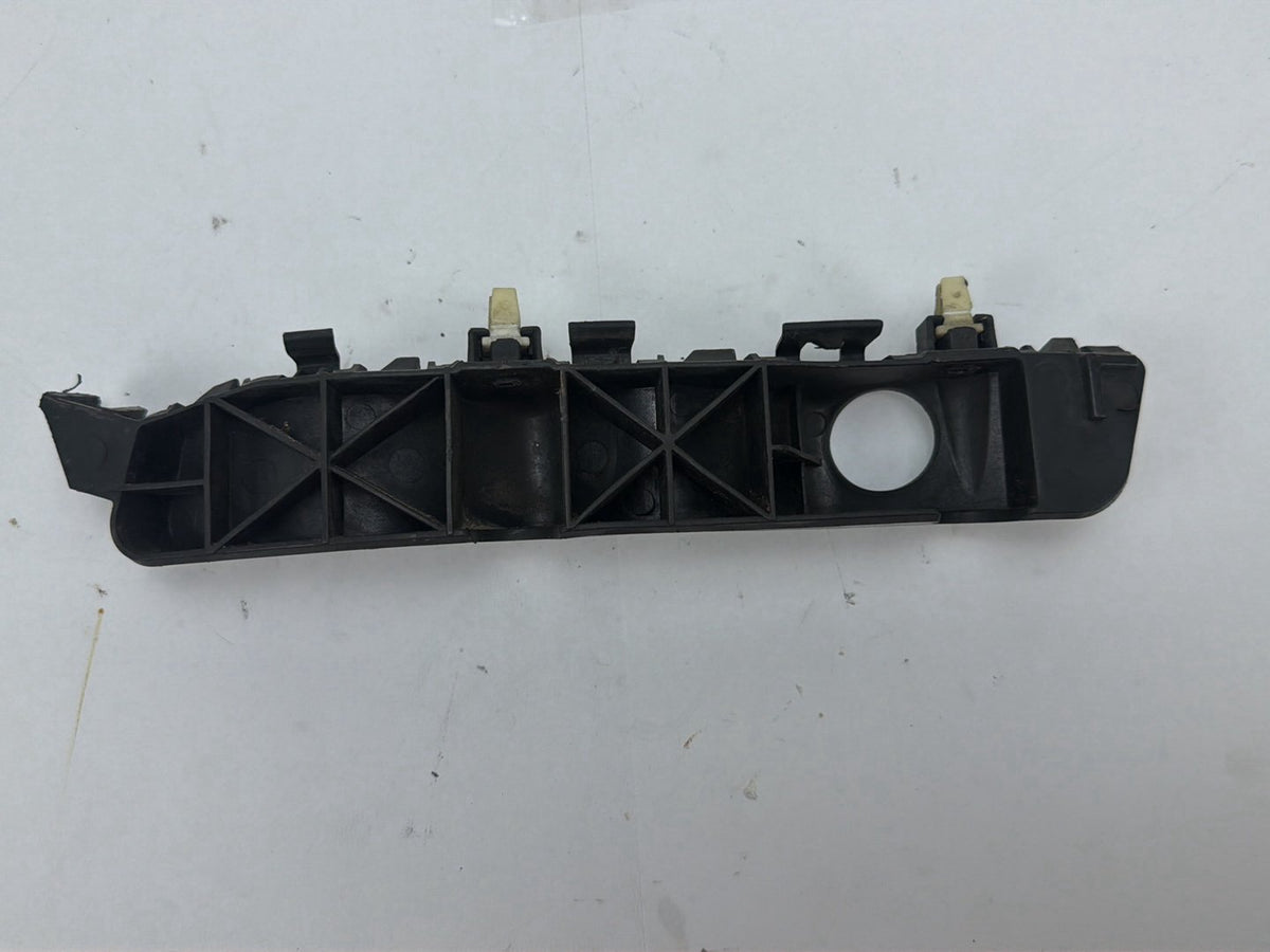 2015-2021 Kia Sedona Front Right Passenger Side Bumper Support Mount Bracket OEM