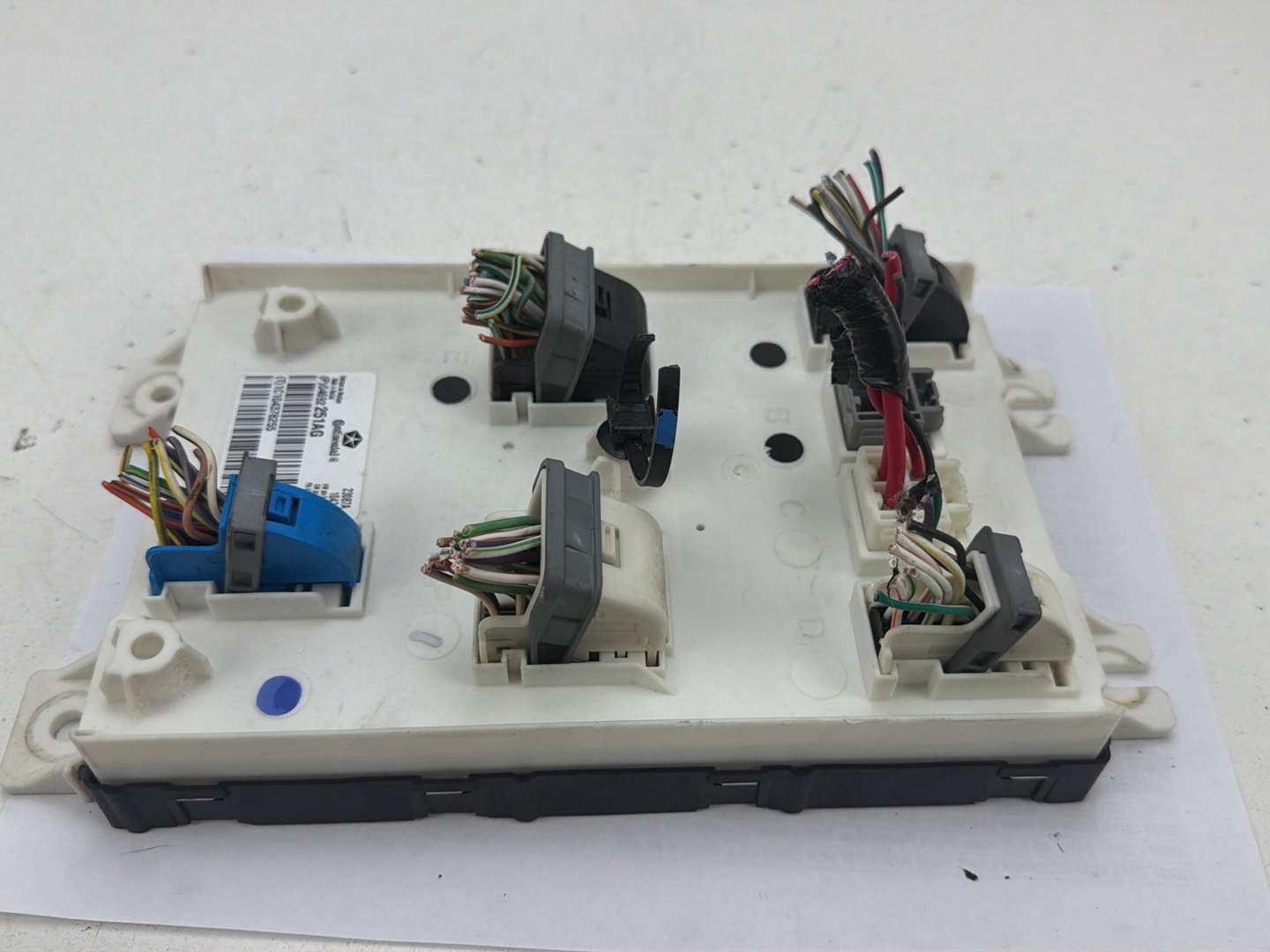 2013 Ram 1500 Body Control Module BCM Fuse Box Panel Computer 04692251AG OEM