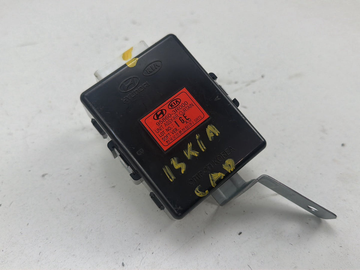 2014-2016 Kia Cadenza Rear Sunshade Curtain Control Module 95860-3R000 OEM