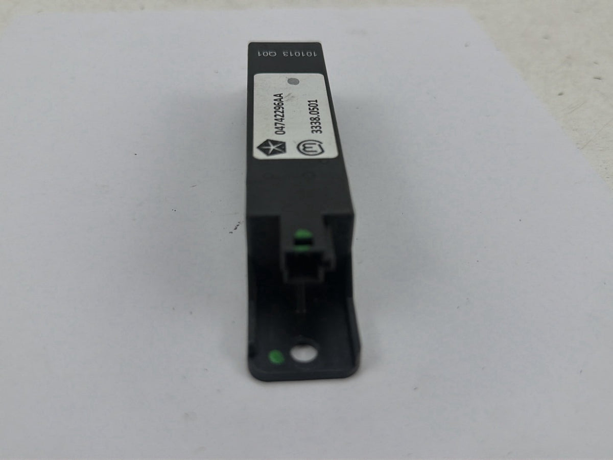 2011-2013 Dodge Durango Rear Left Keyless Entry Antenna Module 04742296AA OEM
