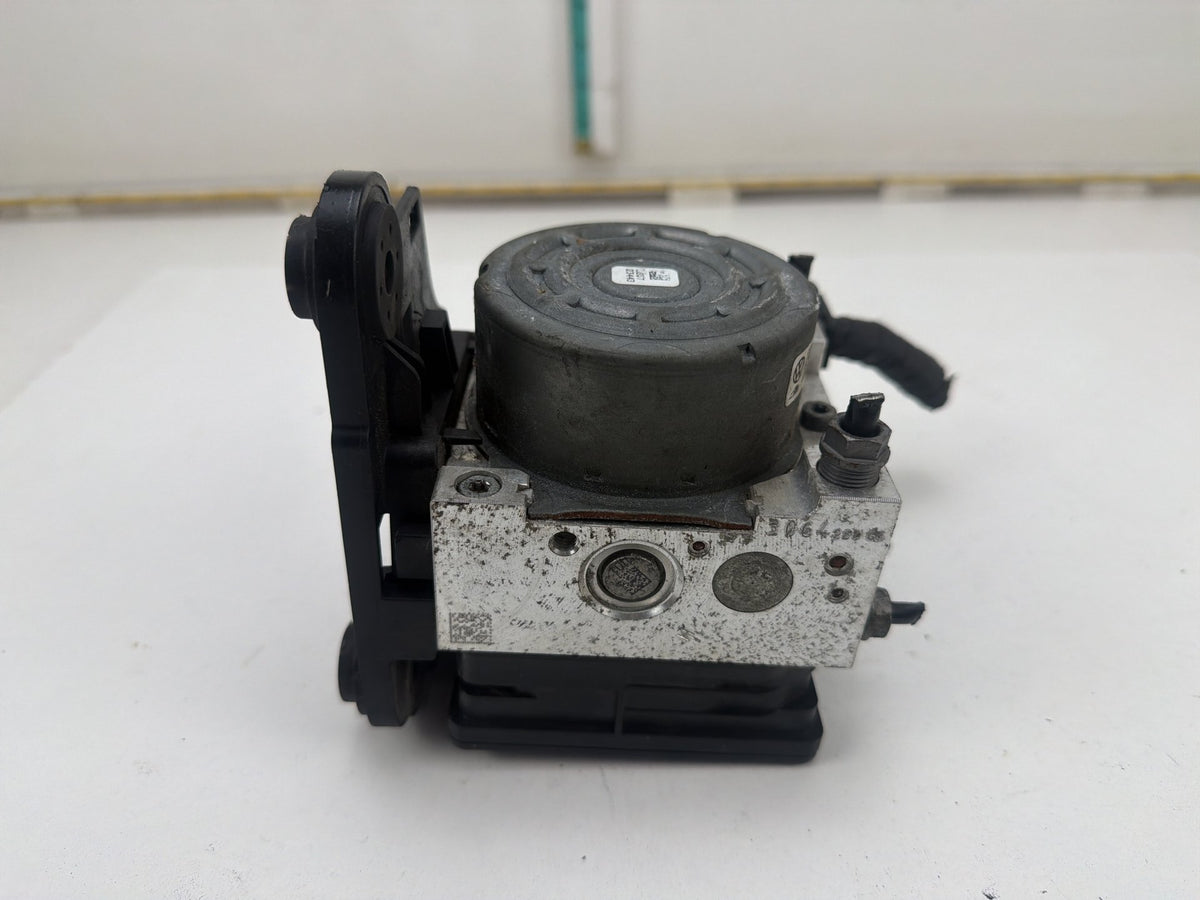 2015-2016 Audi A3 ABS Anti-Lock Brake Pump Module 3Q0614517F OEM