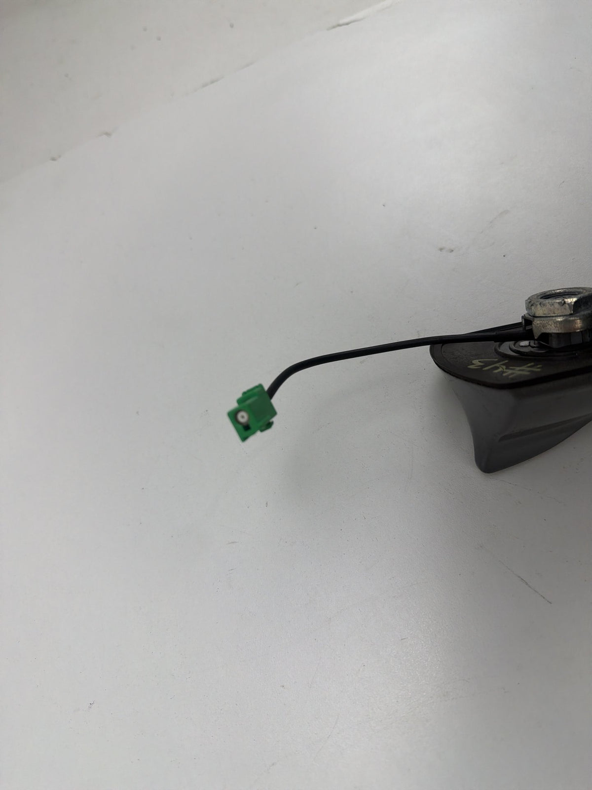 2008-2013 Infiniti G37 Roof Shark Fin Antenna 28208-1DV0B OEM